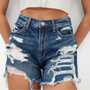 NWT American Eagle 90s Boyfriend Shorts Size 6